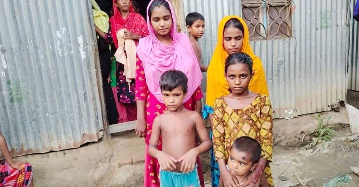বাবার পর মাকে হারিয়ে দিশেহারা ৪ শিশু