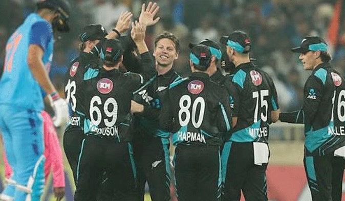 ভারতকে ২১ রানে হারিয়ে সিরিজে এগিয়ে নিউজিল্যান্ড