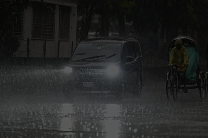 ৩ বিভাগে অতিভারি বর্ষণের আভাস, পাহাড় ধসের শঙ্কা