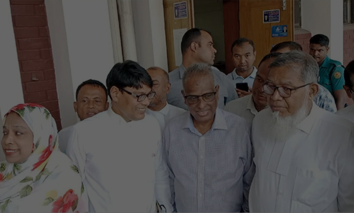 দুদকের মামলায় খালাস পেলেন হানিফ পরিবহনের মালিক দুদকের মামলায় খালাস পেলেন হানিফ পরিবহনের মালিক